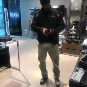 Meet your Posher, Derrick